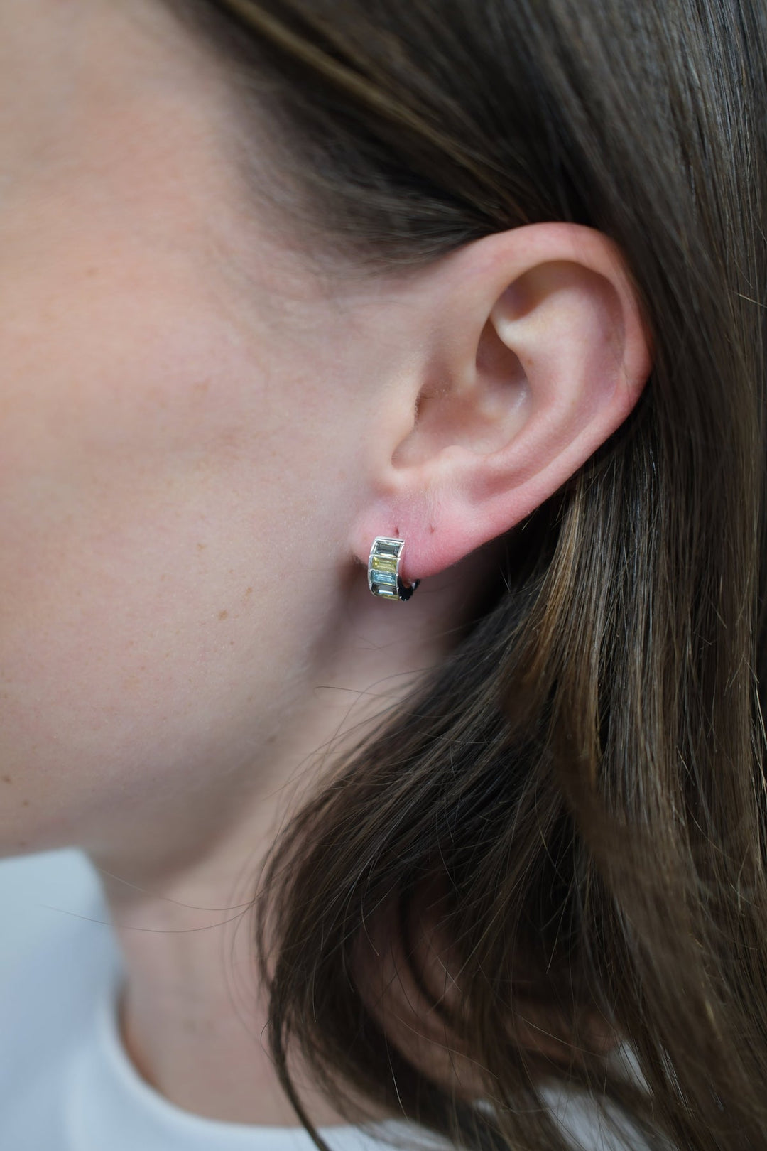 Zafino - Kira Huggie Earrings Gold
