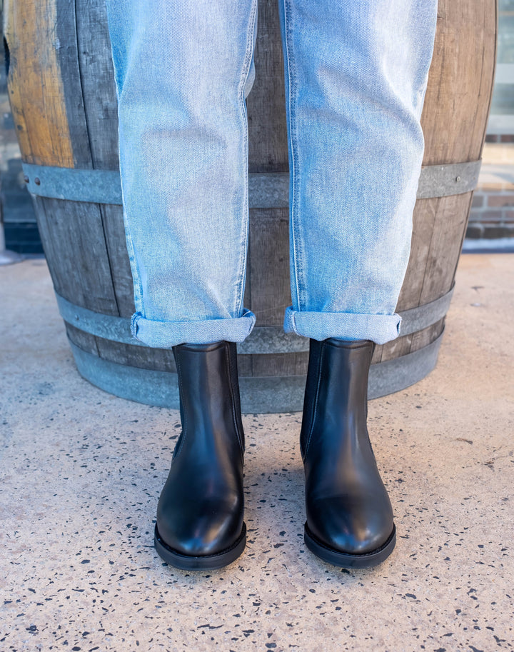 Walnut Melbourne - Cora Leather Boot Black