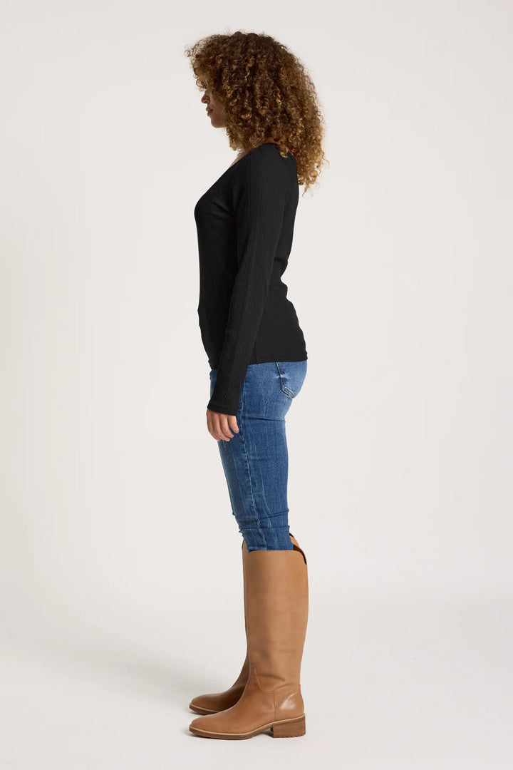 Eb &amp; Ive - Plage Long Sleeve Tshirt Black