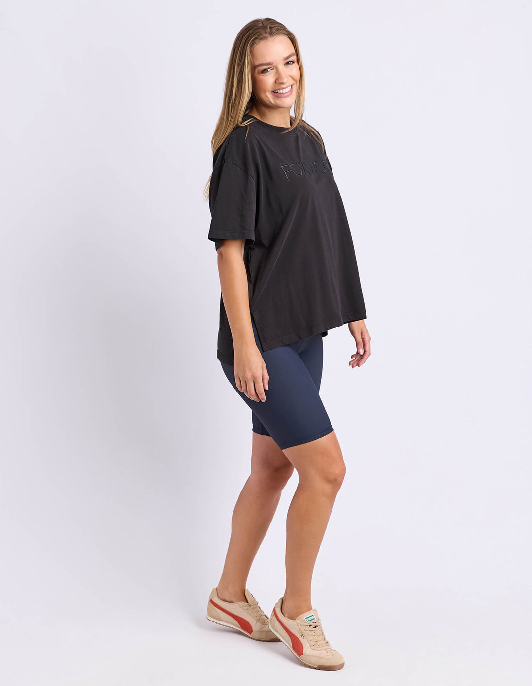 Foxwood - Simplified Tee Black