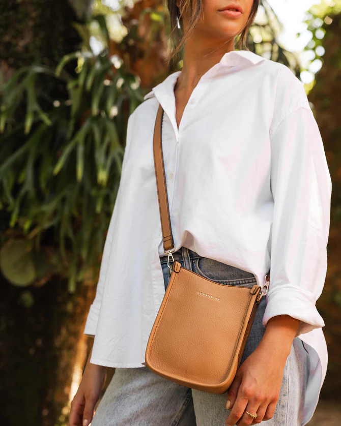 Louenhide - Parker Phone Crossbody Camel